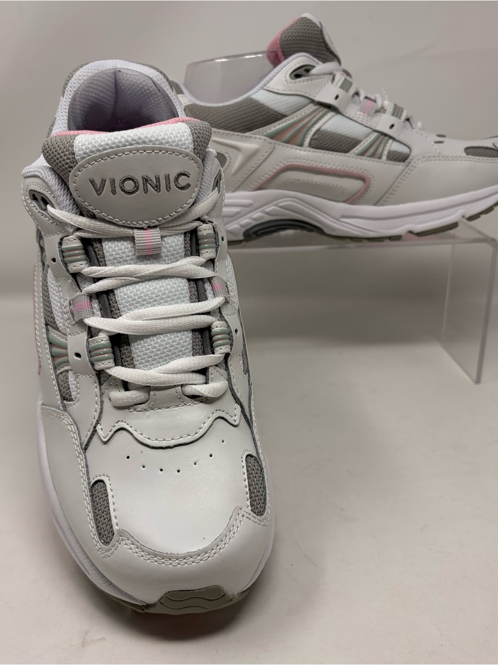 NWT Vionic 23WALK Women’s Walking Sneakers – White/Gray/Pink – Size 8 Wide